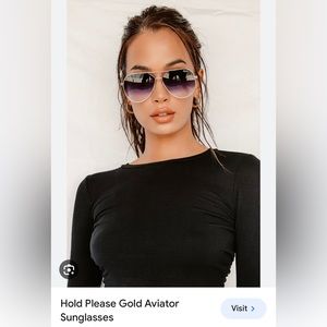 **NWOT**QUAY Hold Please Aviator
